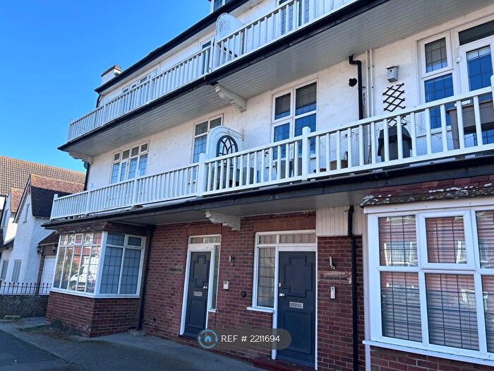 1 Bedroom Flat To Rent In Beresford Gardens, Cliftonville, Margate, CT9