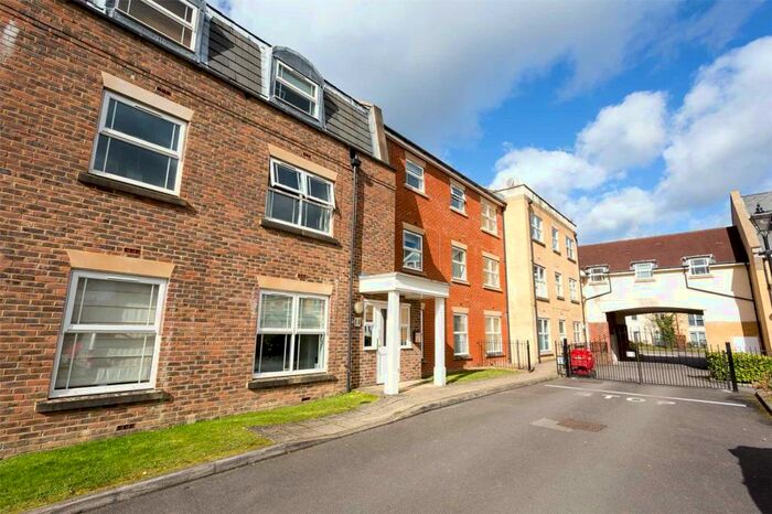 2 Bedroom Apartment To Rent In Clarendon Court, Clarence Road, Windsor, Berkshire, SL4