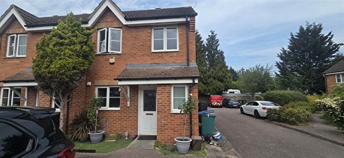 3 Bedroom End Of Terrace House To Rent In Derwent Close, Watford, WD25