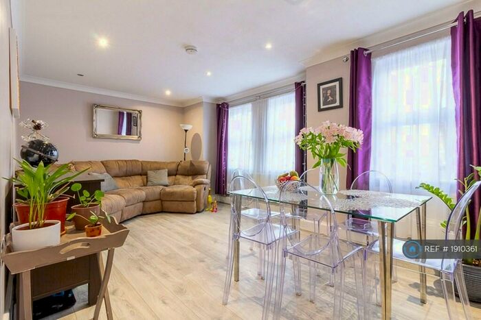 2 Bedroom Flat To Rent In Reef House, Mitcham, CR4