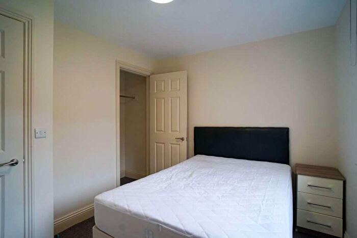 1 Bedroom Flat To Rent In Flat, St James Row, S1