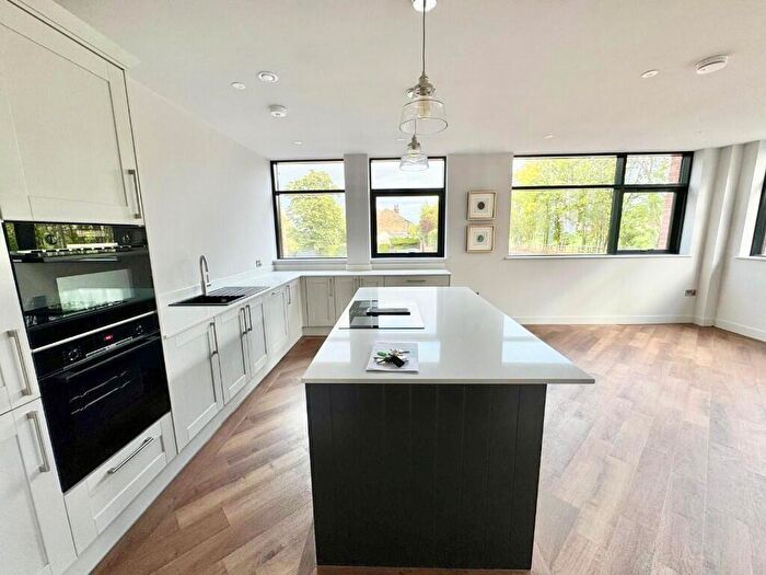 2 Bedroom Apartment To Rent In Pool Road, Leeds, West Yorkshire, LS21
