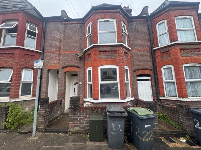 3 Bedroom Terraced House To Rent In Lyndhurst Road, Luton, LU1