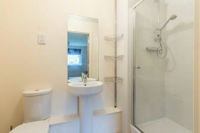 2 Bedroom Flat To Rent In Ferry Gait Crescent Edinburgh United Kingdom, EH4