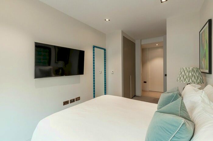 1 Bedroom Flat To Rent In Babmaes Street, St James, SW1Y