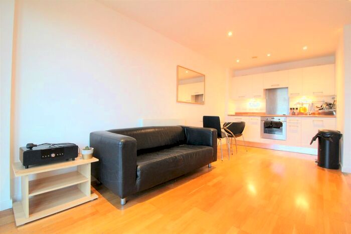 1 Bedroom Flat To Rent In The Gateway North, East Street, Leeds, West Yorkshire, LS9