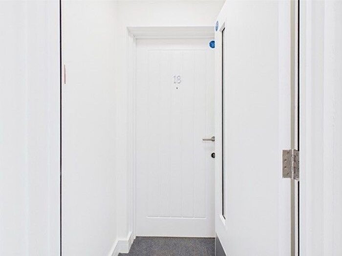 1 Bedroom Flat To Rent In London Road, Waterlooville, PO8