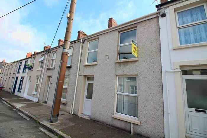 3 Bedroom Terraced House To Rent In Dewsland Street, Milford Haven, SA73