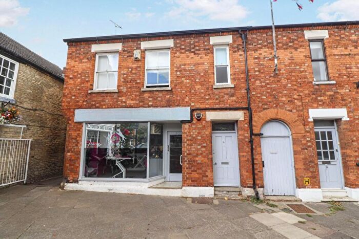 4 Bedroom Semi-Detached House For Sale In College Street, Higham Ferrers, NN10