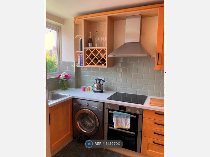 2 Bedroom Maisonette To Rent In Compass Close, Oxford, OX4