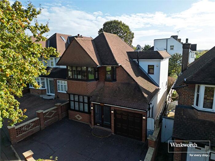 4 Bedroom Detached House For Sale In Salmon Street, Kingsbury, London, NW9