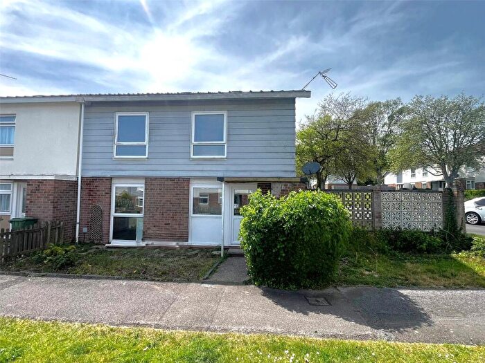 3 Bedroom End Of Terrace House For Sale In Warwick Road, Basingstoke, Hampshire, RG23