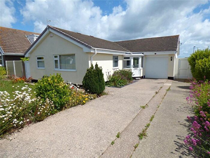3 Bedroom Bungalow For Sale In Maes Y Mor, Penrhyn Bay, Llandudno, Conwy, LL30