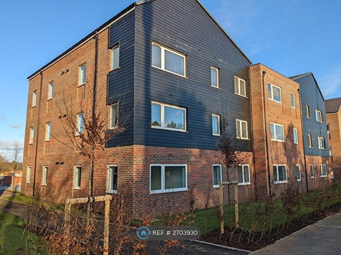 2 Bedroom Flat To Rent In Pearmain House, Welwyn Garden City, AL7