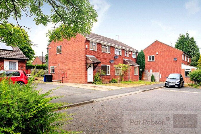 3 Bedroom Semi Detached House To Rent In Pinewood Close, Kingston Park, Newcastle Upon Tyne, NE3