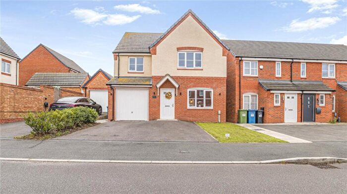 4 Bedroom Detached House For Sale In Lillingstone Avenue, Tamworth, Staffordshire, B79