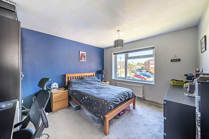 2 Bedroom Flat For Sale In Eagles, Faringdon, Oxfordshire, SN7