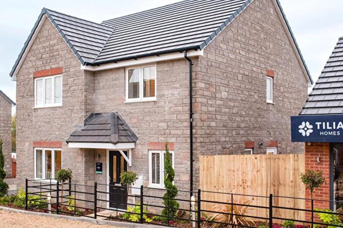 4 Bedroom Detached House For Sale In Slades Hill, Templecombe, BA8