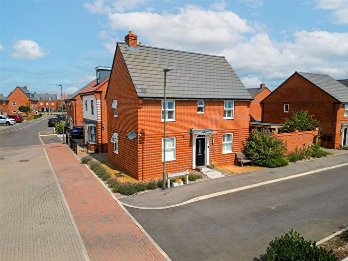 3 Bedroom Property For Sale In Bletchley Street, Broughton, HP22