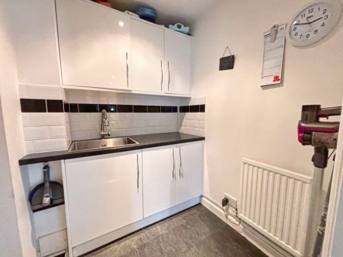 5 Bedroom Detached House For Sale In Beechwood Grove, Pencoed, Bridgend, CF35
