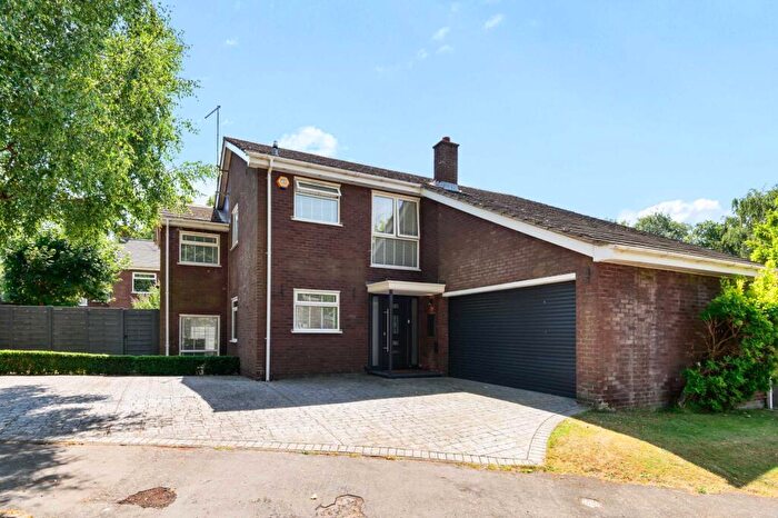 4 Bedroom Detached House For Sale In The Bury, Pavenham, MK43
