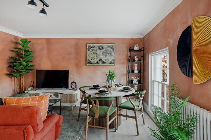 2 Bedroom Apartment To Rent In Caledonian Road, London, N1