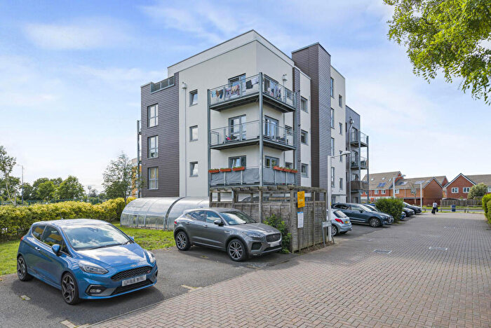 2 Bedroom Flat For Sale In Bennett Place, Dartford, DA1