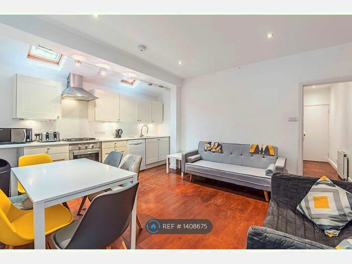 2 Bedroom Flat To Rent In Stanlake Road, London, W12