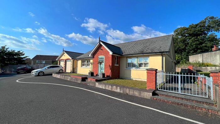 3 Bedroom Detached Bungalow To Rent In Caereithin Farm Lane, Swansea, Ravenhill, SA5