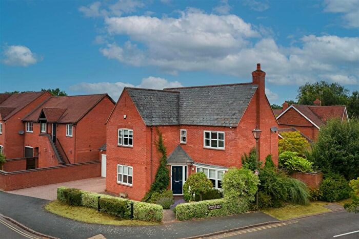 4 Bedroom Detached House For Sale In Tythe Barn Lane, Shirley, Solihull, B90