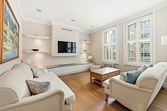 2 Bedroom Flat To Rent In Elm Park Gardens, Chelsea, SW10