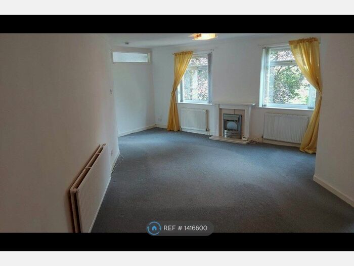 2 Bedroom Flat To Rent In Saddleworth House, Uppermill, Oldham, OL3