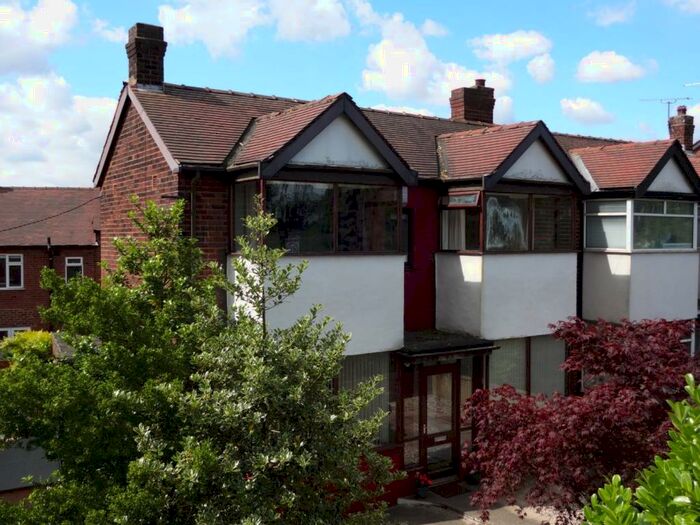 3 Bedroom Semi-Detached House To Rent In Broadway, Horsforth, Leeds, LS18