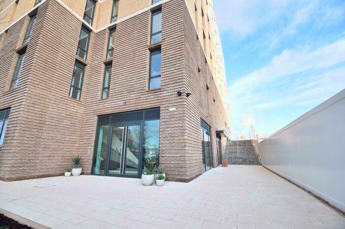 2 Bedroom Apartment To Rent In Kimpton Road, Luton, LU2