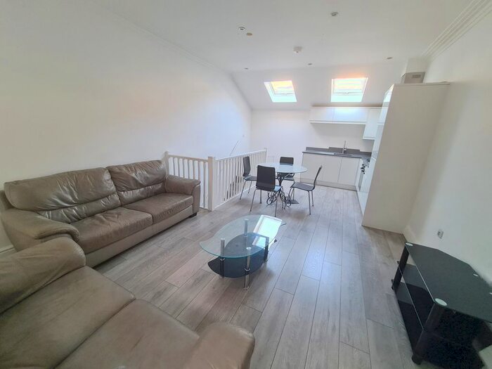 1 Bedroom Flat To Rent In Jhumat Place, Ilford, IG1