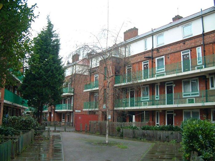 1 Bedroom Apartment To Rent In Neptune Street, Canada Water, SE16
