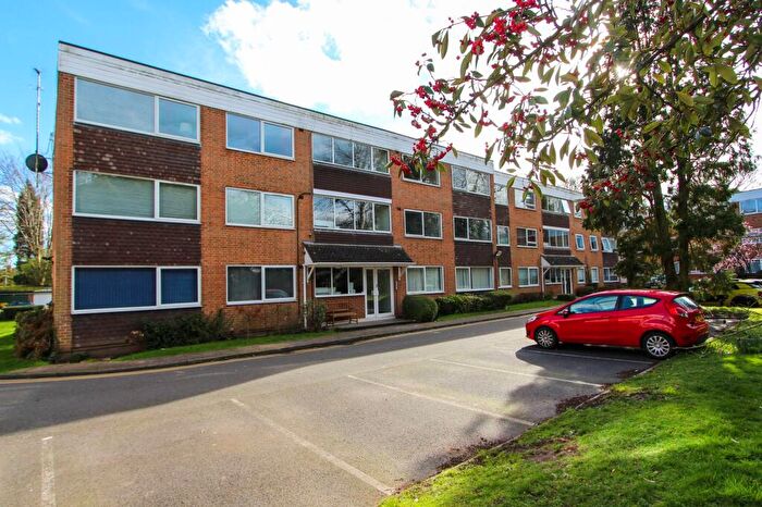 2 Bedroom Flat For Sale In Kingston Court, Lichfield Road, Four Oaks, B74