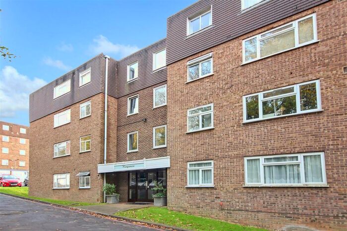 2 Bedroom Flat To Rent In Kingsmere, London Road, Preston, Brighton, BN1