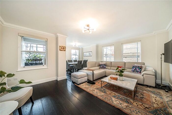 3 Bedroom Flat To Rent In Hyde Park Gate, South Kensington, SW7