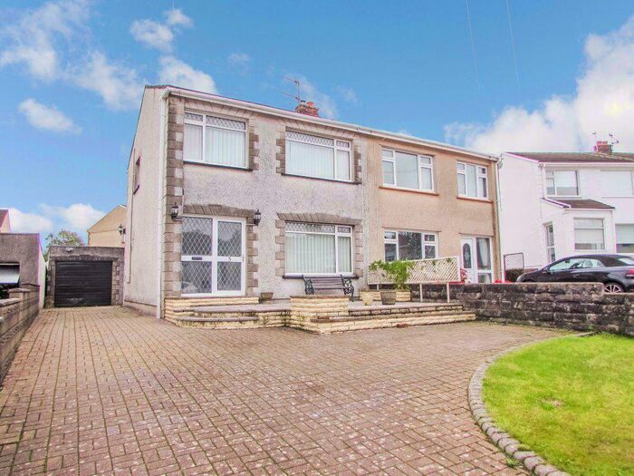 3 Bedroom House To Rent In The Glade, Daleside, Bryncethin, CF32