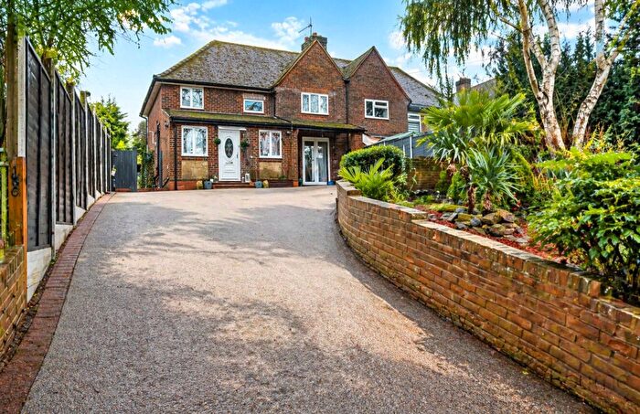 4 Bedroom Semi Detached House For Sale In Frog Grove Lane, Wood Street Village, Guildford, Surrey, GU3