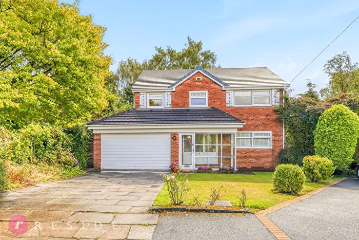 4 Bedroom Detached House For Sale In Greenwich Close, Bamford, Rochdale, OL11