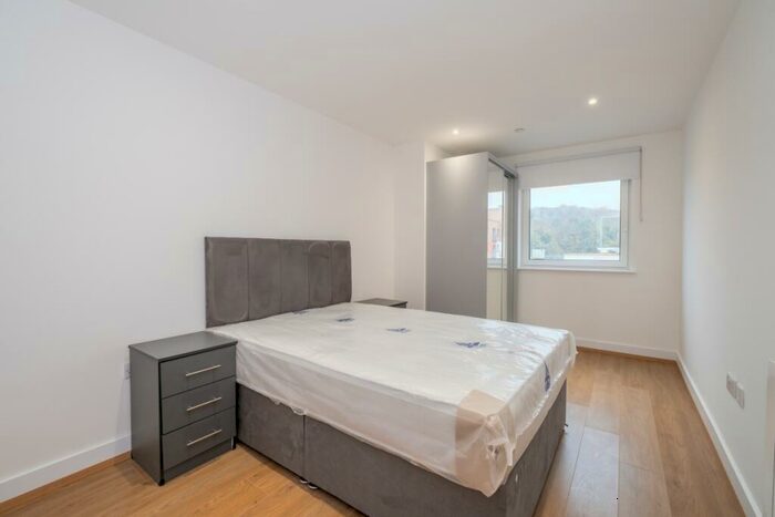 2 Bedroom Apartment To Rent In Well Farm Road Whyteleafe, CR3