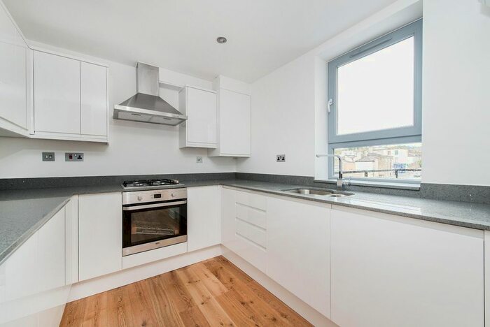 2 Bedroom Flat To Rent In Frederick Place, London, Greater London, SE18