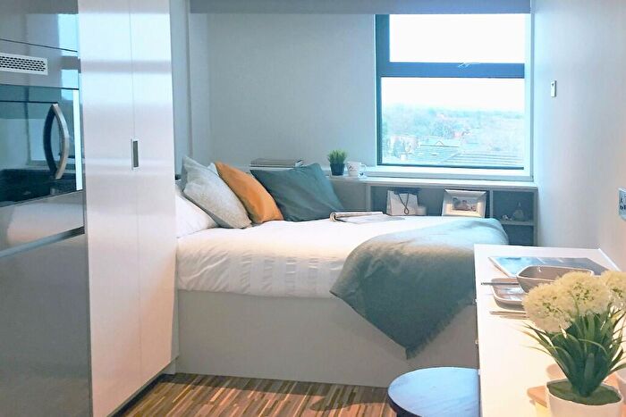 Studio To Rent In Chester Road, Manchester, Greater Manchester, M16