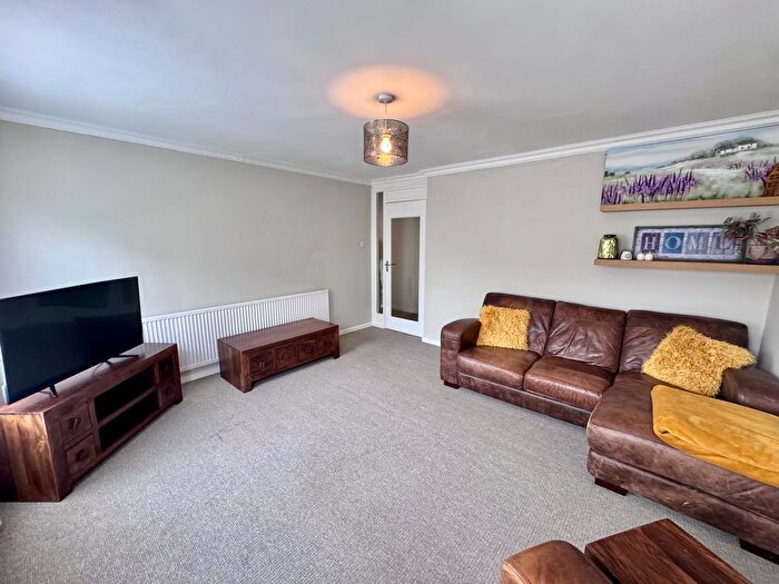 3 Bedroom Flat To Rent In Redcliffe Road, Nottingham, NG3