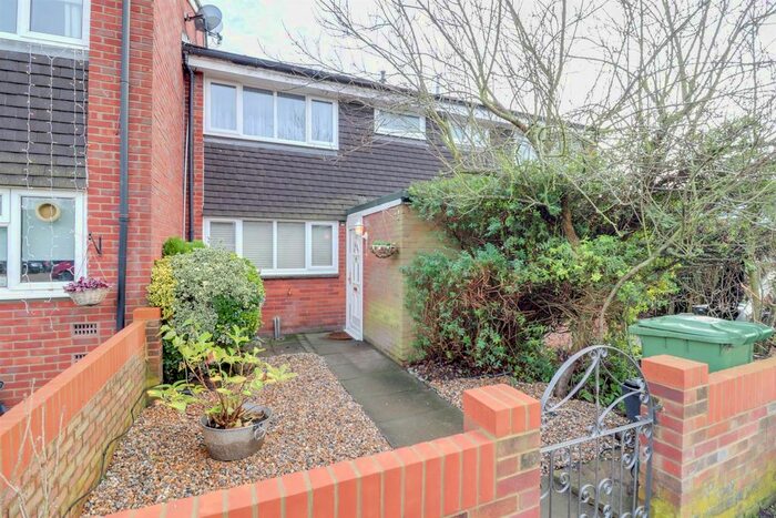 3 Bedroom Terraced House To Rent In Rowan Drive, Turnford, Herts, EN10