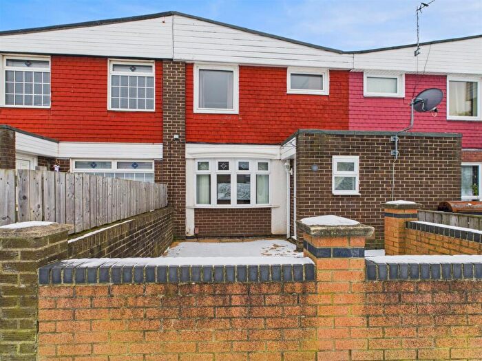 3 Bedroom Terraced House For Sale In Gorsehill, Gateshead, NE9