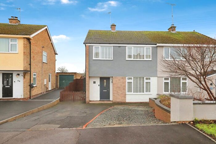 3 Bedroom Semi Detached House For Sale In Kendlewood Road, Kidderminster, Worcestershire, DY10