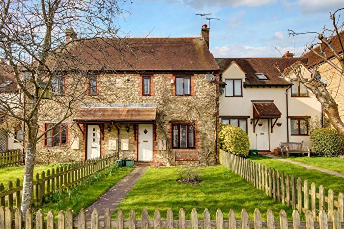 3 Bedroom Terraced House To Rent In Combes Close, Faringdon, SN7